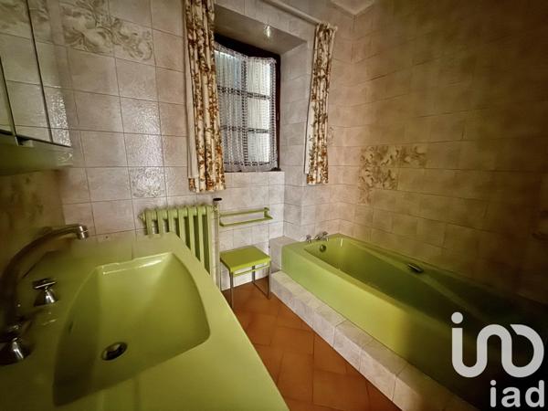 Maison traditionnelle 5 pièces de 100 m² à Mouleydier (24520)