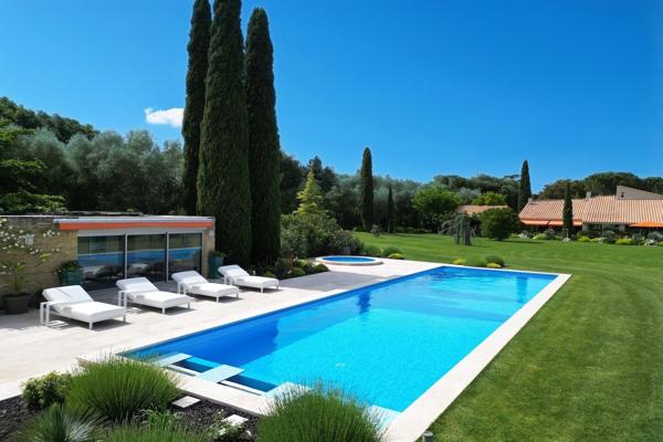 Vente Propriété de luxe Uzès 8 Pièces 520 m²