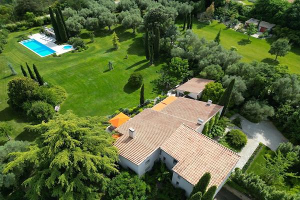 Vente Propriété de luxe Uzès 8 Pièces 520 m²