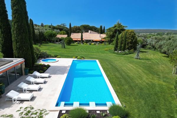 Vente Propriété de luxe Uzès 8 Pièces 520 m²