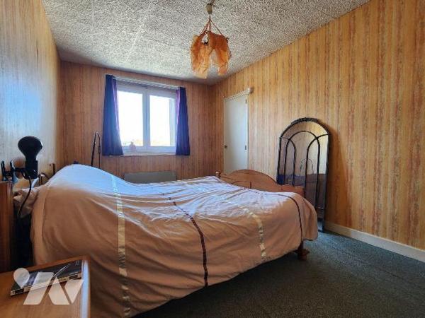 À vendre à Bar-sur-Aube ? Maison familiale avec fort potentiel, idéalement située à deux pas du...