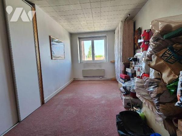 À vendre à Bar-sur-Aube ? Maison familiale avec fort potentiel, idéalement située à deux pas du...