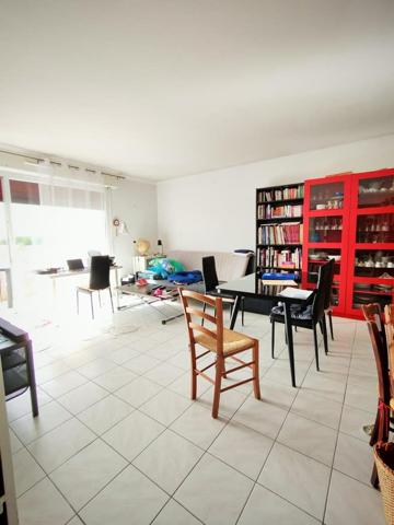 Résidence ravalée et isolée - au 10 -ème, 3 pièces de 73 m²