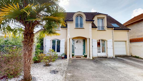 Maison individuelle familiale environ 160m2 - Vert-Galant - 6 pièces, 4 chambres -