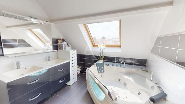 Maison individuelle familiale environ 160m2 - Vert-Galant - 6 pièces, 4 chambres -