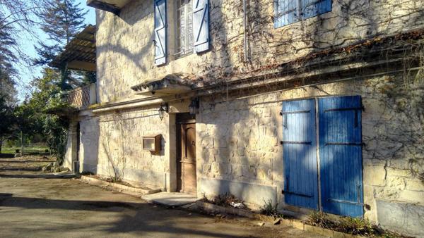 Belle bâtisse en pierre A RENOVER