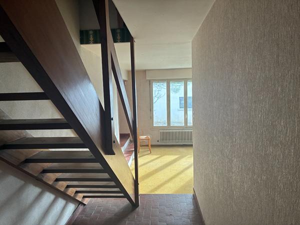 Maison Saintes 6 pièce(s) 141 m2