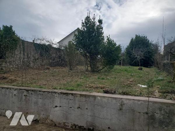 Maison à vendre à Guéret dans la Creuse (23) : élevée sur partie cave/vide sanitaire, construit...