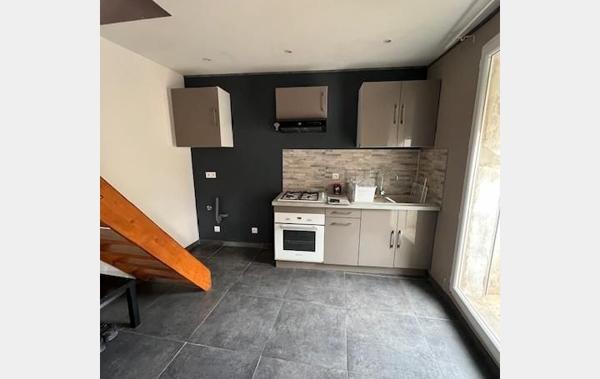 Vente Immeuble 3 appartements rénové(e) Abeilhan   