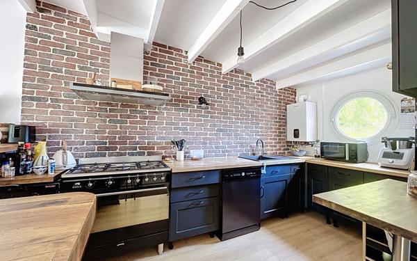 Maison à vendre    6 pièces •  La Rochelle