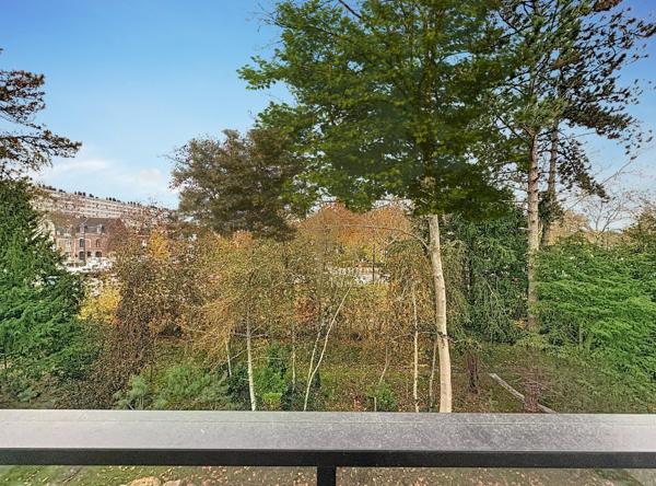 T3 de 75 m² avec balcon et stationnements sécurisés - proximité du Parc Barbieux et des transports