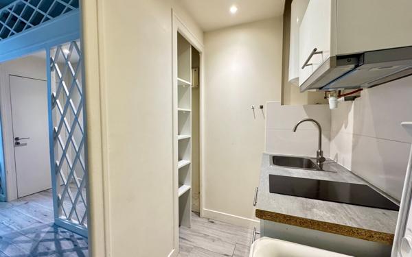 Appartement à vendre    2 pièces • 26 m2 Bordeaux
