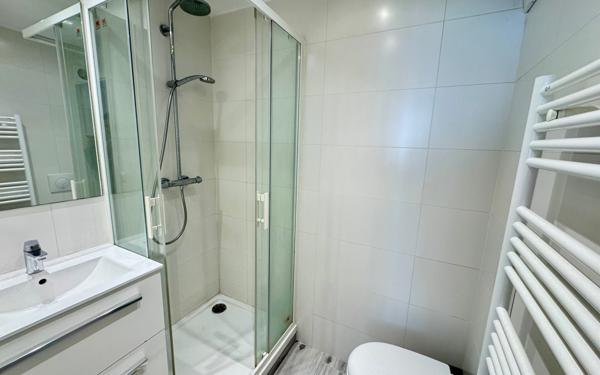 Appartement à vendre    2 pièces • 26 m2 Bordeaux