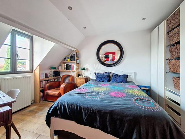Maison Individuelle de Charme – Studio Indépendant – Terrain Luxuriant – Limite Sannois