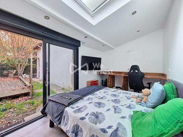 Maison Individuelle de Charme – Studio Indépendant – Terrain Luxuriant – Limite Sannois