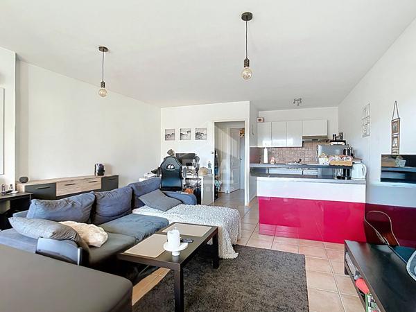 Type 2 récent avec terrasse et garage