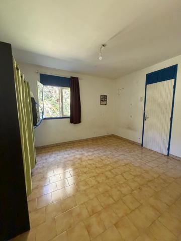 Gourbeyre (97113) Maison F6 avec terrain constructible de 1300 m².