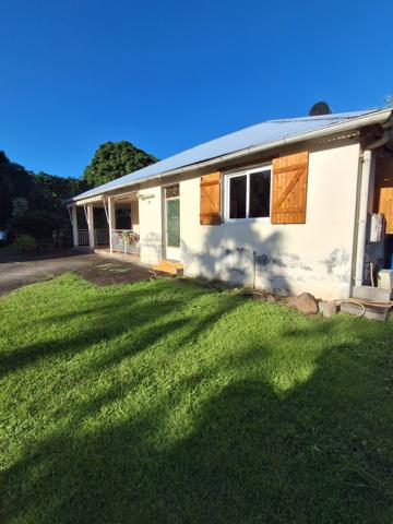 Gourbeyre (97113) Maison F6 avec terrain constructible de 1300 m².