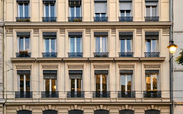 Appartement à vendre    3 pièces • 90 m2 Lyon 7