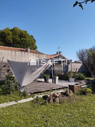 À Barbezieux-Saint-Hilaire, laissez-vous séduire par cette maison de caractère rénovée, alliant charme de l’ancien et confort moderne, offrant de beaux volumes, 6 chambres et un grand jardin exposé plein sud, idéal pour une vie de famille paisible