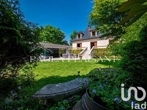 Maison 8 pièces de 330 m² à Mitry-Mory (77290)