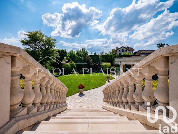 Maison 8 pièces de 330 m² à Mitry-Mory (77290)