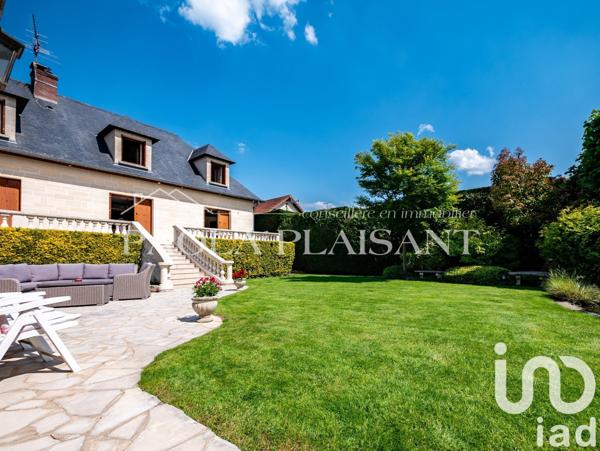 Maison 8 pièces de 330 m² à Mitry-Mory (77290)