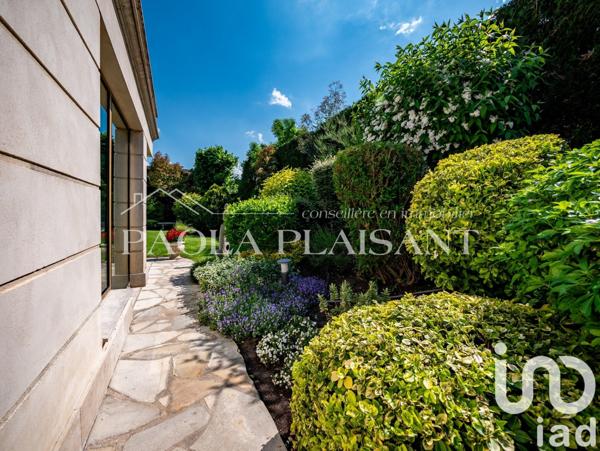 Maison 8 pièces de 330 m² à Mitry-Mory (77290)