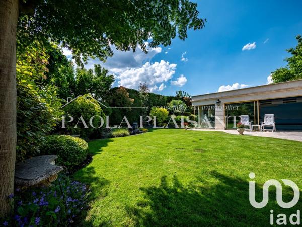 Maison 8 pièces de 330 m² à Mitry-Mory (77290)