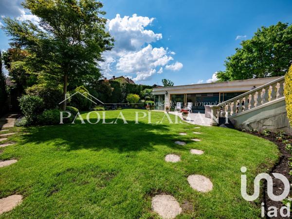 Maison 8 pièces de 330 m² à Mitry-Mory (77290)