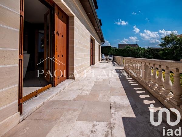 Maison 8 pièces de 330 m² à Mitry-Mory (77290)