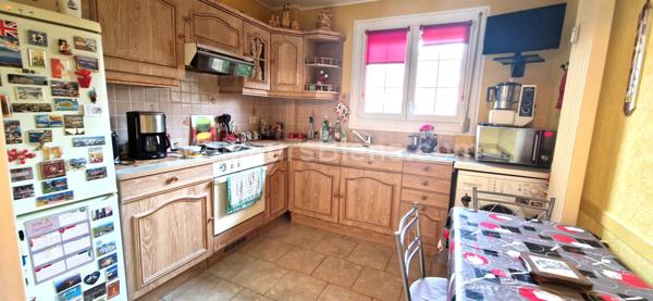 Appartement F2 rez-de-chaussée surélevé avec balcon