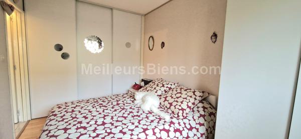 Appartement F2 rez-de-chaussée surélevé avec balcon