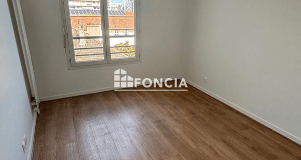 Location Appartement 3 pièces 66.49 m² - Courbevoie 92400