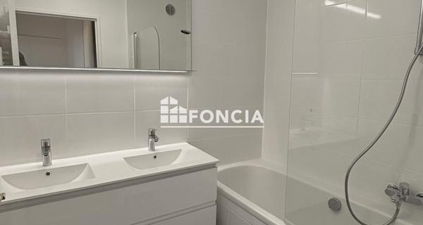Location Appartement 3 pièces 66.49 m² - Courbevoie 92400
