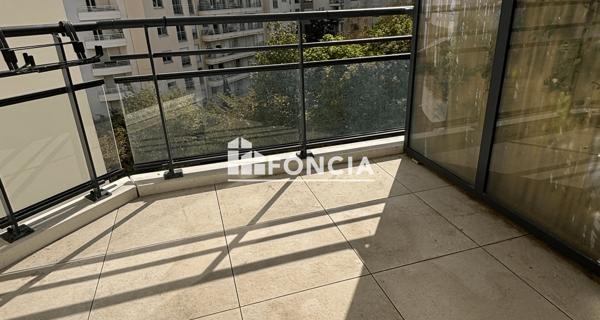 Location Appartement 3 pièces 66.49 m² - Courbevoie 92400