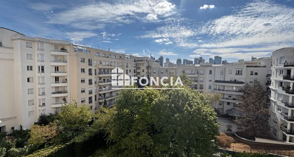 Location Appartement 3 pièces 66.49 m² - Courbevoie 92400