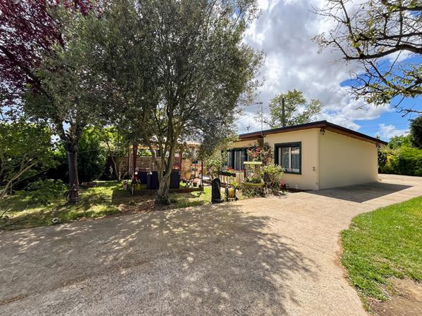 Maison de plain-pied à Palaiseau - Terrain arboré de 517 m² et double garage