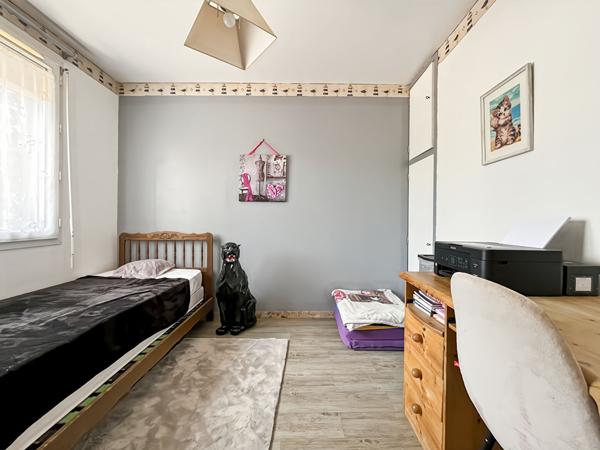 Maison de plain-pied à Palaiseau - Terrain arboré de 517 m² et double garage