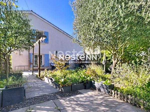 Maison Lucenay - centre bourg - 2 chambres - jardin paysager - belle pièce de vie lumineuse