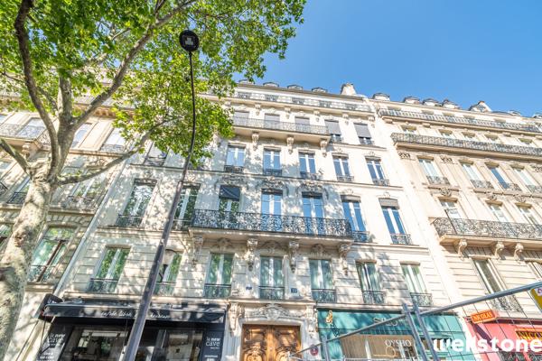 Bureaux à louer à PARIS 75008