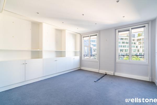 Bureaux à louer à PARIS 75008