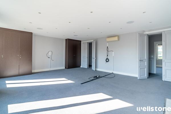 Bureaux à louer à PARIS 75008