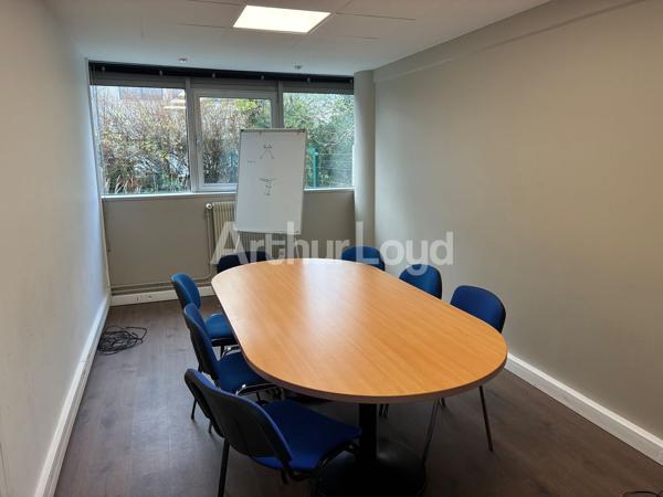 Bureaux à louer à Tourcoing espaces flexibles modulaires avec jardin