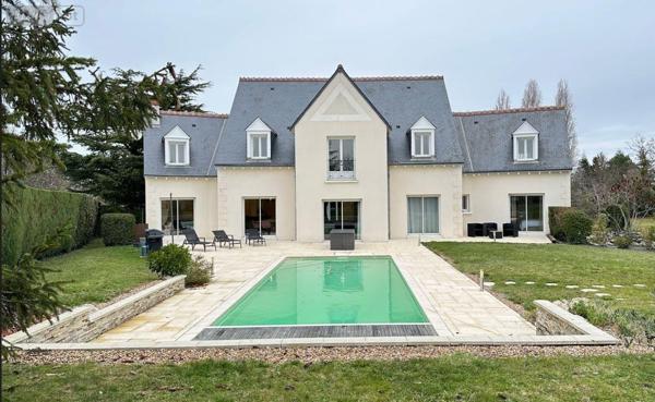 Propriete à vendre à Amboise dans l'Indre-et-Loire (37400), ref : 12101/1183   
CENTRE BOURG