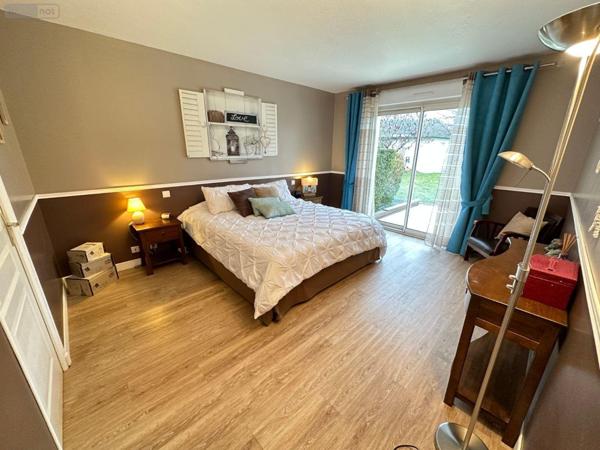 Propriete à vendre à Amboise dans l'Indre-et-Loire (37400), ref : 12101/1183   
CENTRE BOURG