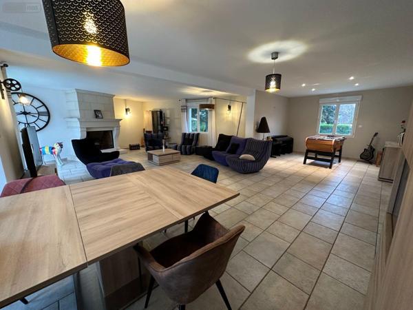 Propriete à vendre à Amboise dans l'Indre-et-Loire (37400), ref : 12101/1183   
CENTRE BOURG