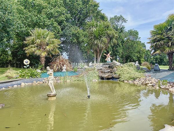 ENTRE TERRE ET MER, UNE PROPRIÉTÉ AUX MULTIPLES ATOUTS , LANVOLLON, PISCINE ET LITTORAL À QUELQUES MINUTES