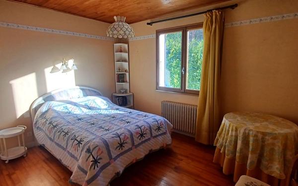 Maison à vendre    3 pièces • 105,28 m2 Saint-Étienne-de-Saint-Geoirs