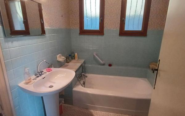 Maison à vendre    3 pièces • 105,28 m2 Saint-Étienne-de-Saint-Geoirs